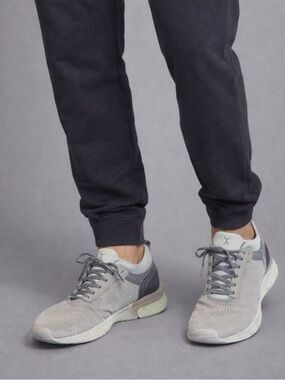 Flux Light Gray Athletic Running Shoes for Men